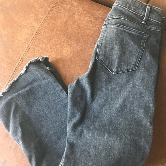 New Abercrombie Charcoal Black Frye Crop Jeans 26 - Picture 2 of 6